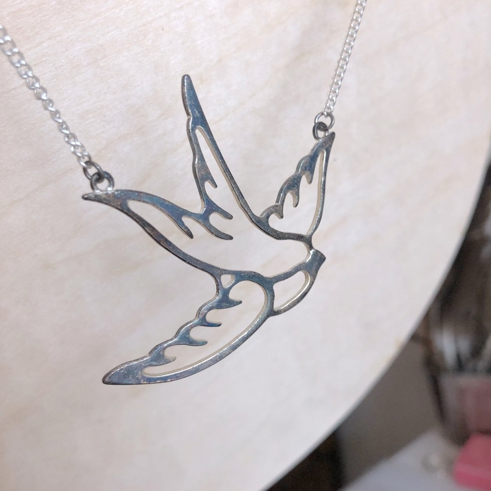 💗Open work bird/swallow necklace 18”-20”